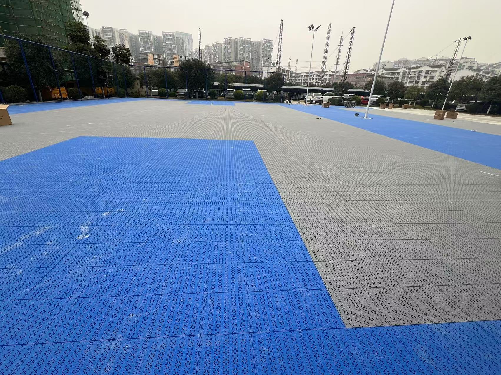 安装1000平运动场地悬浮地板需要多长时间完成？